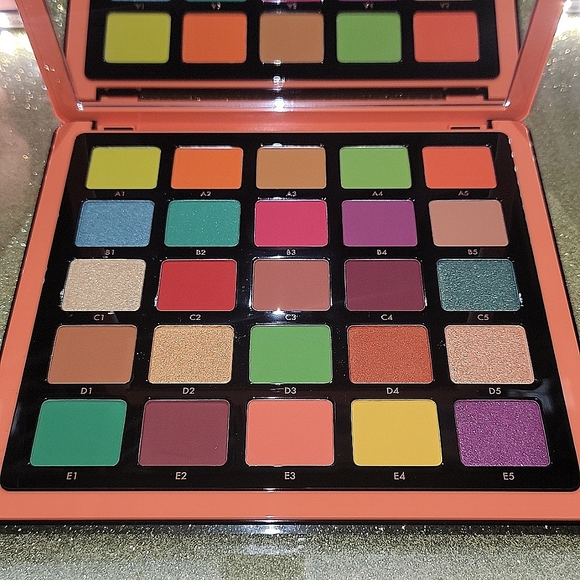 ABH Anastasia Beverly Hills Norvina Pro Palette Volume 3 - Picture 3 of 9